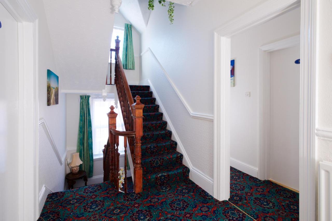Minton Lodge Hotel - Seniors Only Bournemouth Ngoại thất bức ảnh