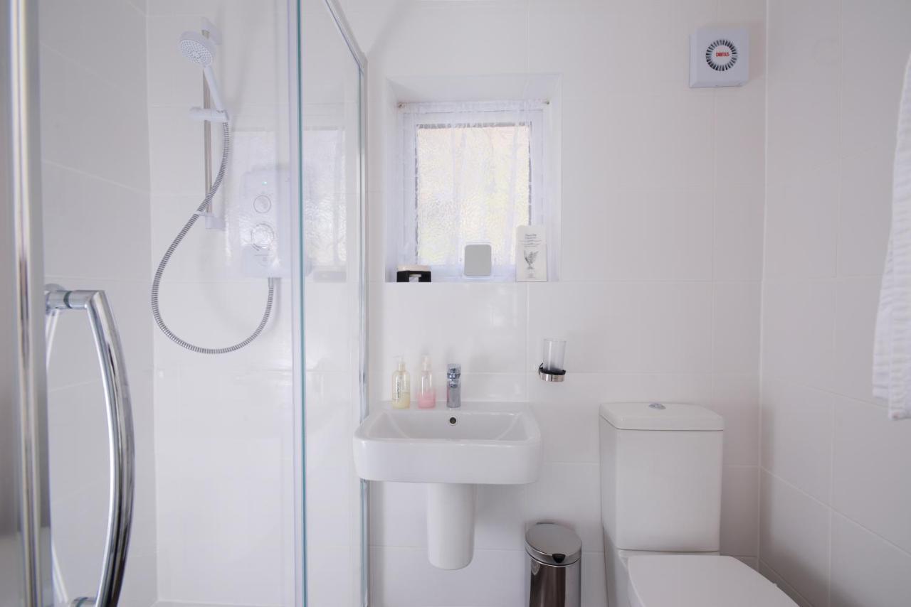 Minton Lodge Hotel - Seniors Only Bournemouth Ngoại thất bức ảnh
