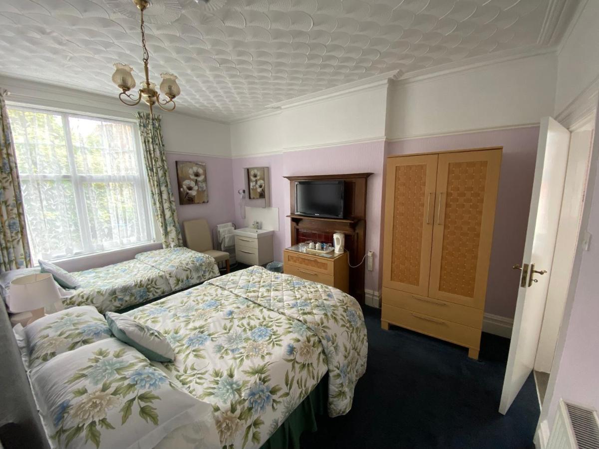 Minton Lodge Hotel - Seniors Only Bournemouth Ngoại thất bức ảnh