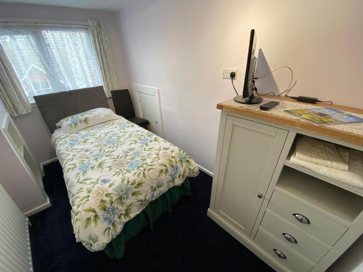 Minton Lodge Hotel - Seniors Only Bournemouth Ngoại thất bức ảnh