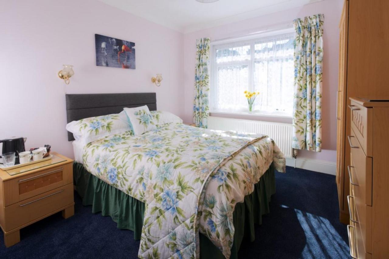 Minton Lodge Hotel - Seniors Only Bournemouth Ngoại thất bức ảnh