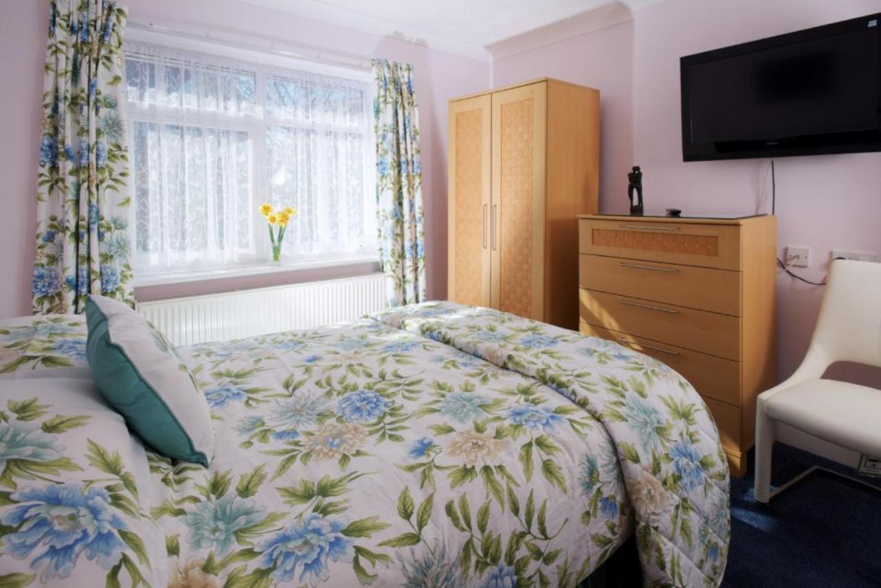 Minton Lodge Hotel - Seniors Only Bournemouth Ngoại thất bức ảnh